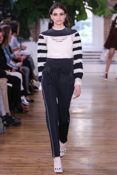 Look 7